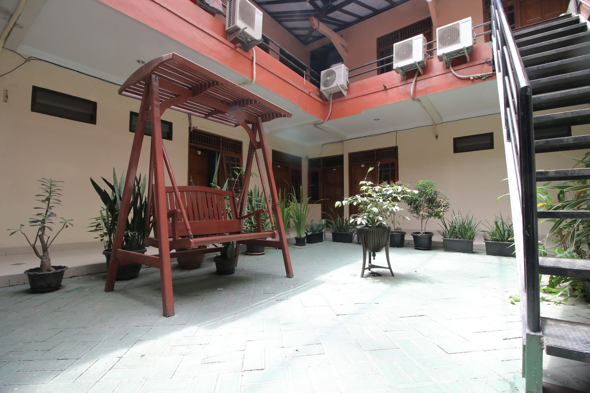 Reddoorz Plus Near Universitas Negeri Yogyakarta Extérieur photo